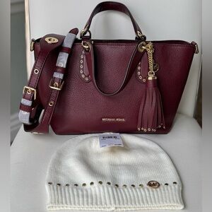 Gorgeous Michael Kors Handbag/Crossbody in very good preloved condition!